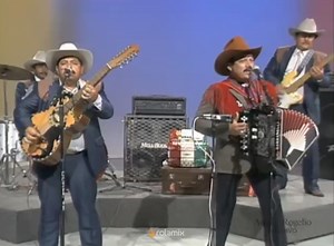 Cruzando el puente 🍻✍️🎶 | Música Banda Mx