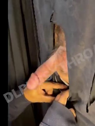 Would you suck this DL 19 WHITEBOY LATINO DICK at the GLORYHOLE ?? #DLTrade