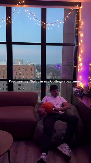 Loving the vibes in my apartment on this Wednesday night in State College #aesthetic #college #pennstate #collegelife #dormtour