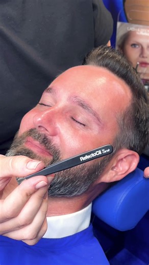 Koloryzacja, która współgra z naturą. #refectocil #refectocilpolska #henna #hennarefectocil #brwi #rzęsy #koloryzacjabrwi #koloryzacjarzęs #stylizacja #farbkarefectocil #tint #tinting #eyelashes #eyebrows | RefectoCil