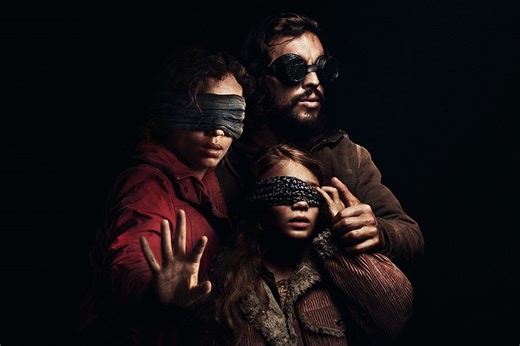 Final explicado de 'Bird Box Barcelona': Teorías y respuestas que nos deja la nueva película de Mario Casas en Netflix