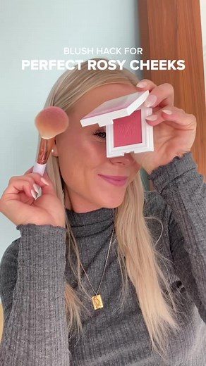 4.4K views · 3 comments | Blush application hack: for perfect rosy cheeks✨ #makeuptutorial #makeuphack #beautyhack #skincare #beauty #diybeauty #blush | Goodiebox | Facebook