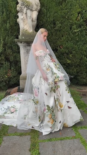 Beauty in Motion 🌸 #moniquelhuillier #mlbride #ravello | Monique Lhuillier Bride