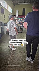 180K views · 12K reactions | Semoga dunia ini dipenuhi orang-orang baik hati沈 #Respect #PositiveVibes #BuatlahOrangTersenyum | Kaharuddin Mansyur Karim | Facebook