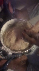 Lamba luku ya bikedi (manioko )= cozinhar funge de bombo !!! | Longoka Kikongo