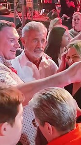 Mel Gibson walks into a huge crowd of cheering fans, and it feels like a classic movie entrance happening in real life. ✨ Then the comments take an unexpected turn: heartfelt wishes for health and a brighter 2026… and a whole side conversation about “real voices” from the golden era of music. One crowd moment, two waves of nostalgia, and a timeline that can’t look away. 👀 #MelGibson #CelebritySighting #HugeCrowd #FanMoment #Hollywood #EntertainmentNews #PopCulture #ThrowbackEnergy #ClassicEra #