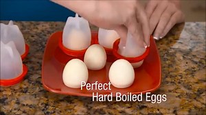 EGGLETTES Conjunto com 6 unidades - R$ 85,00 Cozinhar ovos mais fácil do que nunca! Livre de BPA. Lojas Mondiale Av. Nilo Peçanha, 2062 (51) 3028-0603 - Porto Alegre Av. Getúlio Vargas, 884 (51) 3024-7887 - Porto Alegre | Mondiale