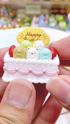 These Re-ment Sumikko Gurashi sets are so kawaii! I don't usually collect the Sumikko Gurashi sets, but cute mini pastries are my weakness. I preordered these from amiami, but you can find it on ebay, fan21hk or search online and compare prices. #miniature #miniatures #rement #remenaddicts #rementjapan #rementcollection #rementphilippines #toy #toys #toycollector #diorama #japantoy | Dragondeemini