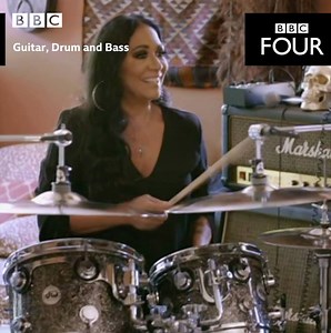 The legendary Sheila E. gives Stewart Copeland a lesson in funk drumming 🥁🥁 | BBC Cymru Wales