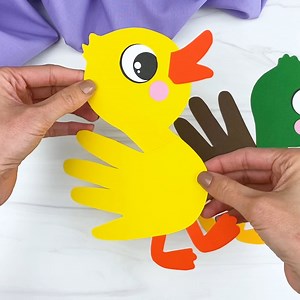 🦆 Handprint Duck Craft ✂️ Get the template on the blog | Simple Everyday Mom