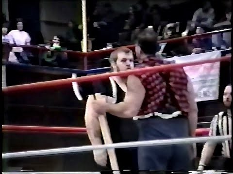 NEWF 11/01/1992: Paul Bunyan aka Garry Robbins vs. Bulldozer