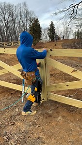 #fencecartel #fencelife #fencebuilding #crossbuck | Jesse Lloyd