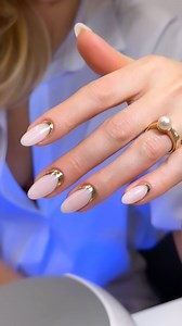Some of us grow nails out of gold 🌟🌟🌟 @veronica.pascu @beautydistrictsalon #nails #nailart #naildesign #nail #nailsofinstagram #nailstoinspire #nailswag #nailsonfleek #nailsnailsnails #naildesigns | Catalina Stoica Nail Expert