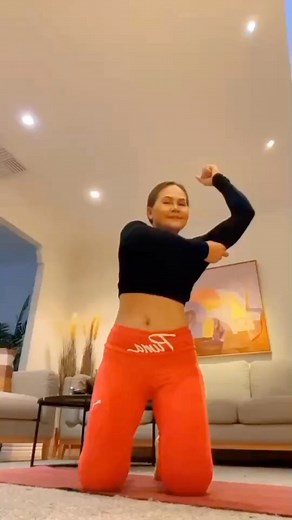 121K views · 547 reactions | 李 #workout50+ #หญิงไทยในต่างแดน #50ยังแจ๋ว #reels #workout #yoga #ออกกำลังกาย #โยคะ #workoutathome #letsmove | Workout 50+ | Facebook