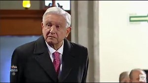 #AMLO llora durante su última conferencia mañanera. 🧓🏻 Este lunes, el presidente Andrés Manuel López Obrador dio su última conferencia mañanera, la número 1,538, con la cual finaliza su sexenio. El mandatario no pudo evitar las lágrimas al ver una emotiva recopilación de su mandato, la cual realizó su esposa Beatriz Gutiérrez Müller, mientras que Eugenia León interpretó una canción de fondo. #VagamundoDigital | Vagamundo