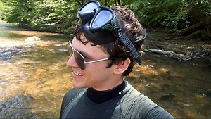 18K views · 427 reactions | Eyeballing The River In Search For Lost Valuables! #riverhunting #riverfinds #treasurehunting | Nugget Noggin | Facebook