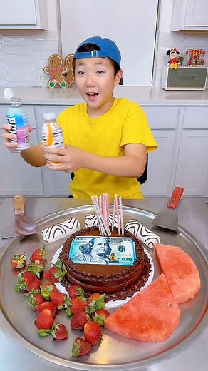 #mrbeast #strawberry #pringles #watermelon ##pocky #cupcake # #oreo #donuts #banana #icecream #icecreamrolls #chocolatemilk #candy #milk #chocolate #chanllenge #cake #chocolatecake #food #chocolatefood #fruits #vs #funny | Ethan Funny Family