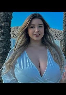 Pasha Pozdniakova | American Plus Size Curvy Model | Instagram star | Bio | Model Fashion