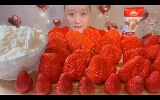 Delicious Strawberry Dipping: Creamy Treats at Home