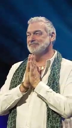 Wirf einen Blick zurück auf das #Ahsoka-Panel bei der #StarWarsCelebration, mit der Besetzung und dem Kreativteam! | Star Wars