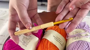Portable Oval Wooden Yarn Bowl - with Lid, Lock & Handle, 9 Knitting Hooks Set, Perfect Organizer for Threads & Knitting Supplies