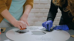 Two Professional Women Decorators Designers Painting: video de stock (totalmente libre de regalías) 1007393908 | Shutterstock