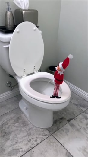 Naught Elf on the Shelf Comes to Life! 😲 (produced by Kyle & Mistie) | Home Hacks & Easy Snacks