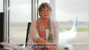 🛫 A la découverte de métiers de l'aéronautique exercés par des femmes 🛫 «Je me sens privilégiée de fouler le tarmac tous les jours » Découvrez le témoignage de Chantal, qui travaille au cœur des opérations tant dans les bureaux que sur la piste chez ASL Airlines Belgium. Avec ASL Airlines Belgium et X-Air Services 🎥 Pixel Prod | Liege Airport