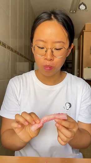 Chuche de fresa con papel de arroz 🫣 #cocinaconcoqui #recetadulce #aprendeentiktok #aprendecontiktok #recetacheck | Cocina con Coqui Yumyum