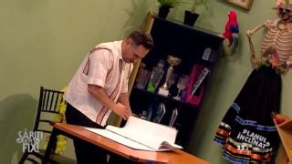 372K views · 8K reactions | Mihai Rait, în rolul unui profesor de portugheză! S-a râs cu lacrimi la proba planului înclinat --- https://pro-link.ro/5nj Cum au ajuns elevele să se închine la „icoana” cu Cristiano Ronaldo | PRO TV | Facebook