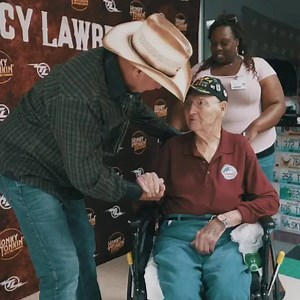 ‪Y’all have made the #MadeInAmerica Tour one I’ll never forget. The party continues all summer long - get your tickets and meet & greets: http://bit.ly/TLONTOUR | Tracy Lawrence