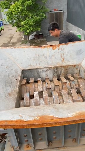 Ep210: Garbage grinding! . . . #ReelViral #FacebookReel #ViralVideo #Videos #ASMR #asmrvideo #asmrvideos #GrindingGarbage #Garbage #DestroyGarbage #Rubbish #grindingmachine #grindingtools #grindingtechnology | Disuwa Hot