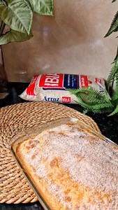 6.3K reactions · 458 shares | Bolo de arroz com iogurte e crosta de...