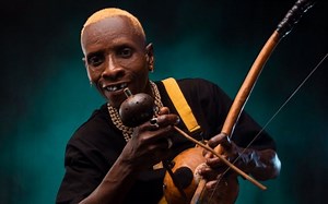 Nsengiyumva Igisupusupu yadukanye indi mpano idasanzwe itari izwi. - YEGOB