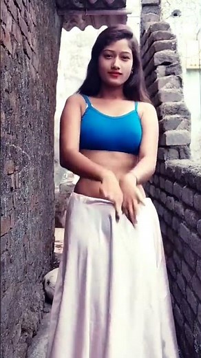 Desi bhabhi girl very hot sexy bhabhi | huge cleavage | big boobs |tight boobs |viral insta| #aunty