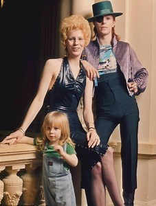 39 reactions | Family Photo Shoot ...David , Angie and Zowie at the Amstel Hotel, Amsterdam, Holland, Feb '74 #DavidBowie #Stargirl <3 <3 <3 | David Bowie - Stargirl | Facebook