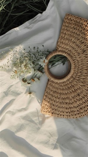 You just unlocked the “rich auntie on vacation” aesthetic in this Syvella Dress. 👜🍹 #esther | Esther & Co.