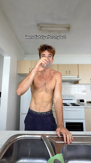 Sorry for the sinusy voice, my nose has been blocked since the moment I moved to the city 😂 Half the reason im doing this fast is because I need to challenge myself and change up my relationship with food. I eat A LOT. I snack when I’m bored, stressed, alone, the suns out, a car drives by….. pretty much ALL THE TIME. Supposedly fasting will help me break this habit. The other half is because of the health benefits (specifically the brain function! I need some more of that ;)). Fasting is linked