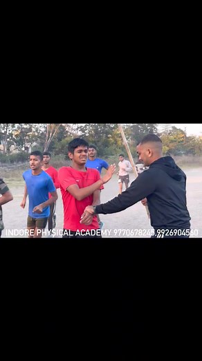 चिल्लाने लग गया पड़ते ही #army #reels #reelsinstagram #instagram #instadaily #instagood #instalike #foryou #trending #india #indian #indianarmy #indialove #foji #runing #1600m #fitness #fit #gym #gymmotivation #desi #workout #run #viral #world #athlete #fecebook #boy #commandoLife | Army Lover Club