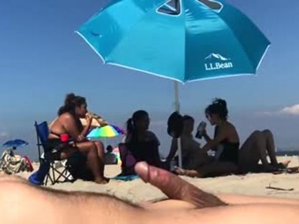 Hands-free public cum shot - 3