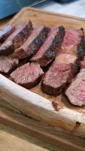 Na? Habt ihr einen entspannten Sonntag? Unser Kollege Marius definitiv, denn er hat sich mal etwas richtig Feines gegönnt 😜 Was gab/gibt es bei euch am letzten Tag der Woche? | Otto Wilde Grillers