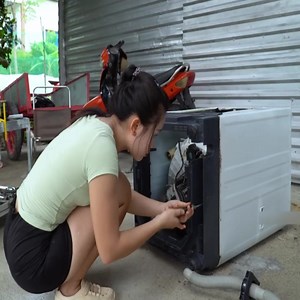 18_Years_Old_Girl_Restores_Broken_Top_Loading_Washing_Machine_Working Part 19 | Cordle 1M | Facebook