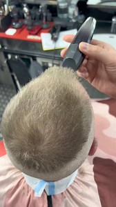 25_Centre parting #barber #buzz #buzzcut #shave #headshave #alloff #baldy #bald #satisfying #oddlysatisfying #fyp #viral #behindtgech | Jord the barber33