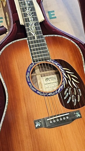 Martin DSS Hops and Barley #martincustomshop #martin #guitarporn #guitarsofinstagram | Gino Guitars