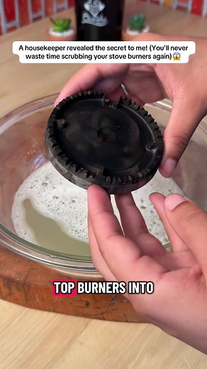 A housekeeper revealed the secret to me! (You'll never waste time scrubbing your stove burners again)#fouryoupage #viral #fypシ゚