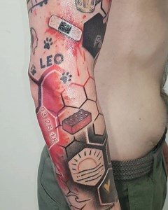 Trash Polka Tattoo #trashpolka #trashpolkatattoo #lion #liontattoo #handmadetattoostudio #carpi #ink #art #tattooedmen #inkedmen #geometrictattoo #🦁 | Novytattoo Handmade Tattoo Studio