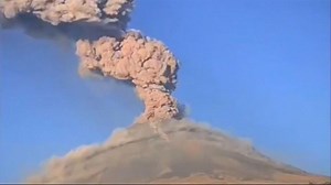 Footage has emerged of the Popocatepetl volcano in Mexico erupting, sending ash and smoke more than 2,500 meters into the sky.