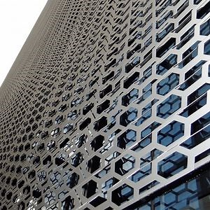 [Hot Item] Stainless Steel Hexagonal Hole Sheet Perforated Metal Mesh