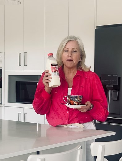 A special message from Tracy Bevan, McGrath Foundation ambassador. ☕️🩷 It’s so easy to support the McGrath Foundation. Pop a bottle of Ashgrove ‘Pink Milk’ in your trolley the next time you shop, and we’ll donate 2.5 cents to help support McGrath Breast Care Nurses in Tasmania. 🥛 A little bit goes a long way! 🙏 ......... 100% Tassie Family-Owned 🇦🇺 Award-winning Tasmanian paddock-to-plate dairy. Proudly Australian grown, made, owned and managed. #GrassCowYou | Ashgrove Cheese