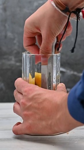 Mango Mojito 🍹: It's an exotic and refreshing drink 🌴🌴 Sipping it under a palm tree 🌴🌴 is the best way to enjoy it. Recipe: 🥭 Half a mango 🍋 Half a lime 🌿 4-5 mint leaves 🥄 2 spoons of brown sugar 🥃 2 oz of Bacardi Rum 🍹 Topped with Club Soda 🥤 #alcohol #bar #bartender #bartenderlife #cocktailrecipe #cheers #greygoose #mango #mangomojito #mint #limejuice #mohito | BarmansGolds